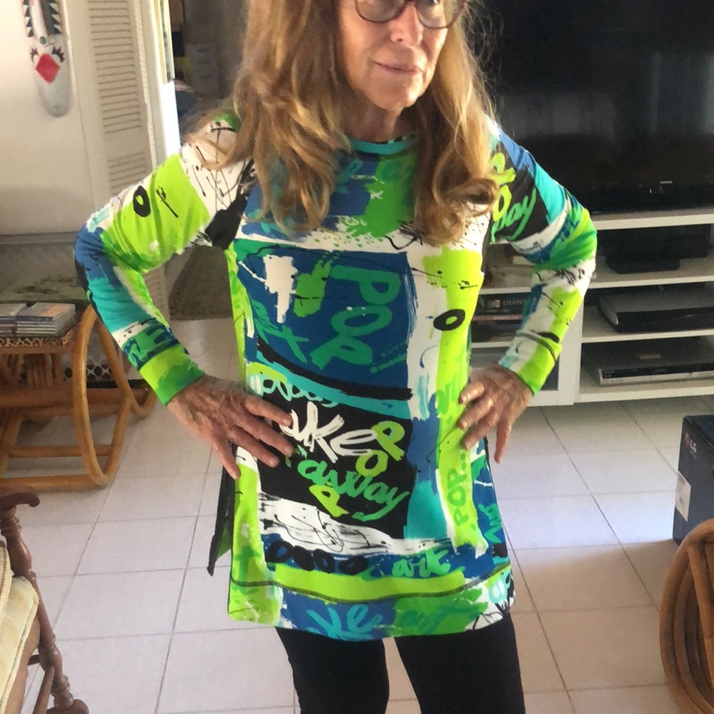 Lynn Ritchie pop art jazzy looking top - Picture 1 of 12